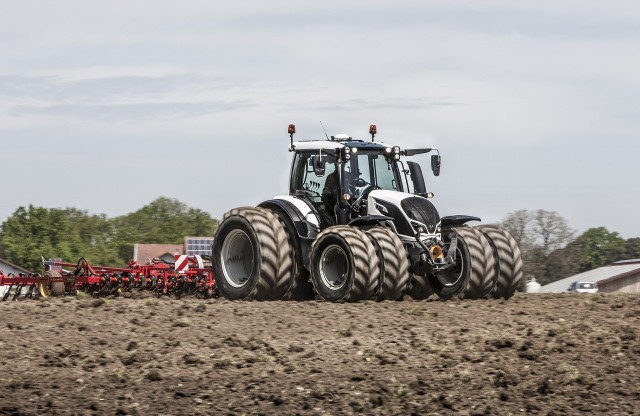VALTRA-N4_N4F5329-Edit